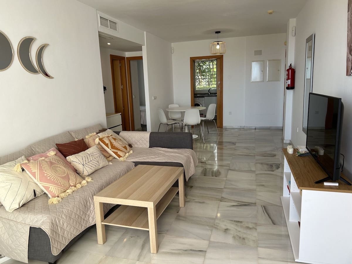 2 soveværelse Lejlighed til leje i Nerja med swimmingpool - € 1.100 (Ref: 9895636)