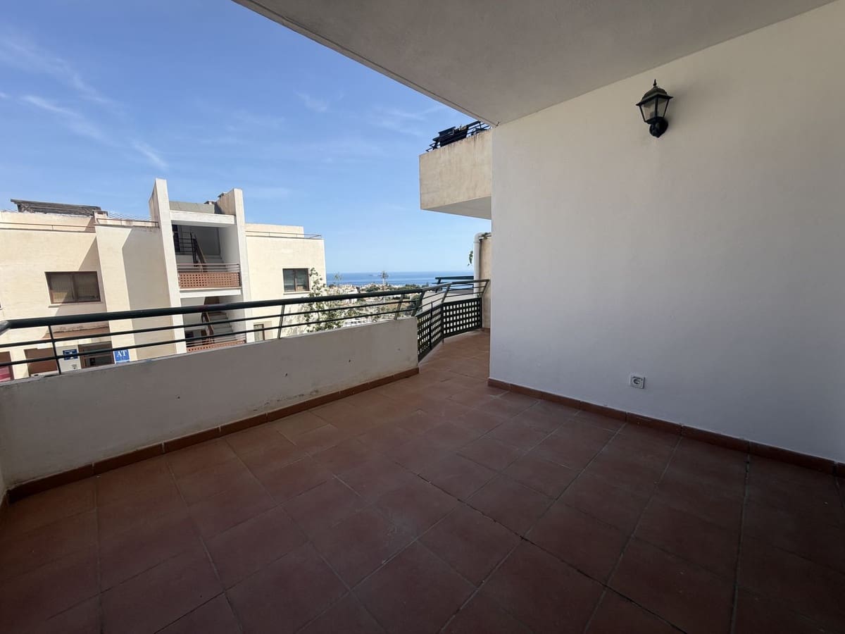 2 soveværelse Lejlighed til leje i Nerja med swimmingpool - € 1.100 (Ref: 9895636)