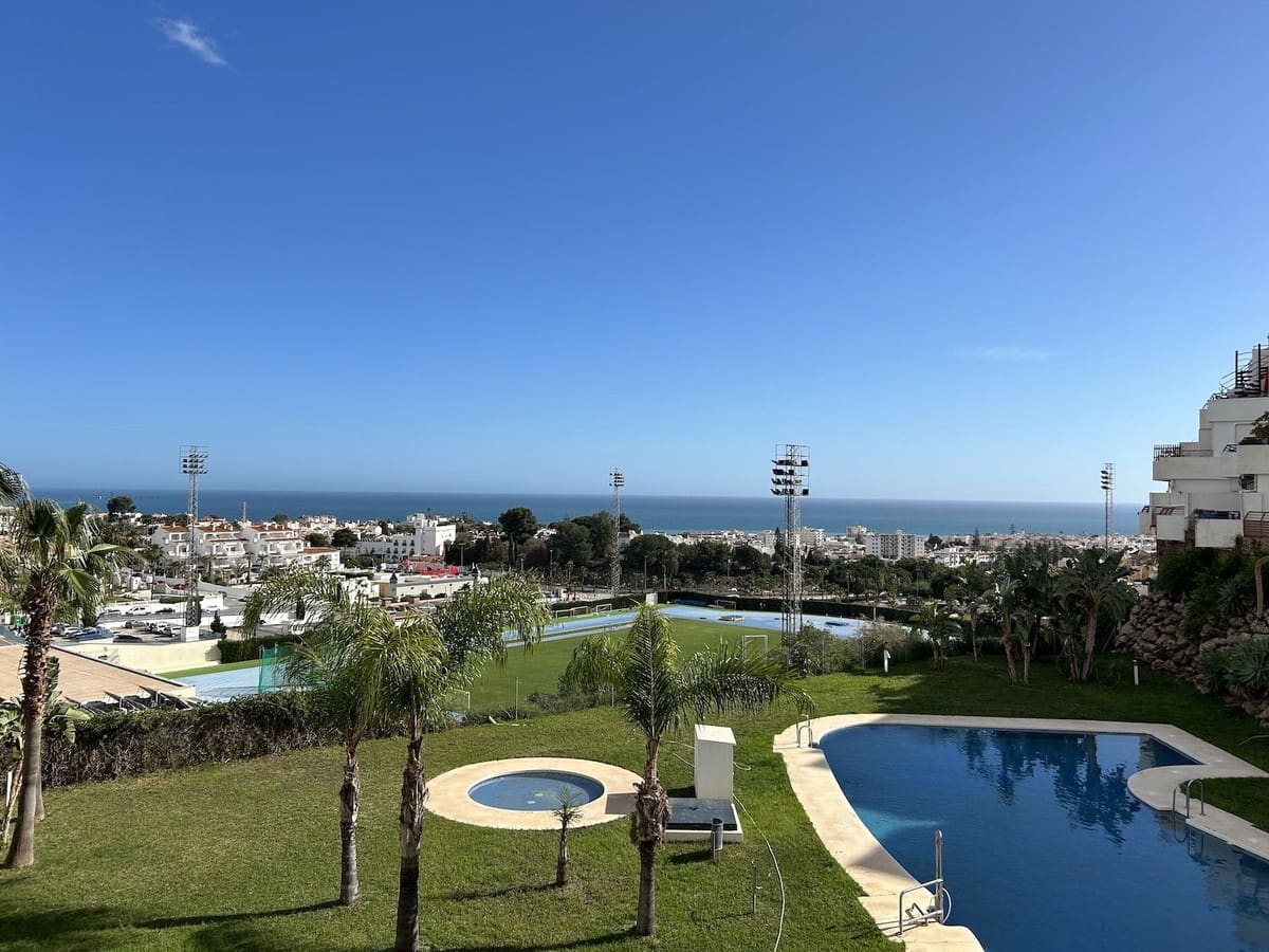 2 soveværelse Lejlighed til leje i Nerja med swimmingpool - € 1.100 (Ref: 9895636)