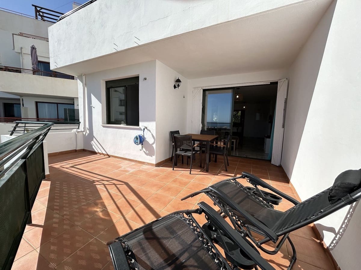 2 soveværelse Lejlighed til leje i Nerja med swimmingpool - € 1.100 (Ref: 9895636)