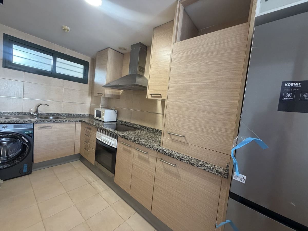 2 soveværelse Lejlighed til leje i Nerja med swimmingpool - € 1.100 (Ref: 9895636)