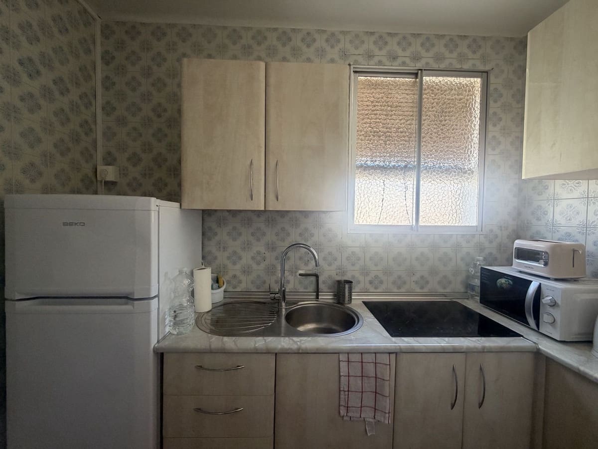 1 slaapkamer Penthouse te huur in Nerja met zwembad - € 900 (Ref: 9906709)