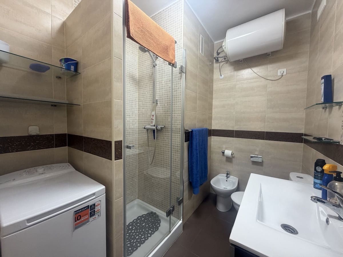 1 slaapkamer Penthouse te huur in Nerja met zwembad - € 900 (Ref: 9906709)