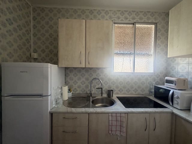 1 slaapkamer Penthouse te huur in Nerja met zwembad - € 900 (Ref: 9906709)