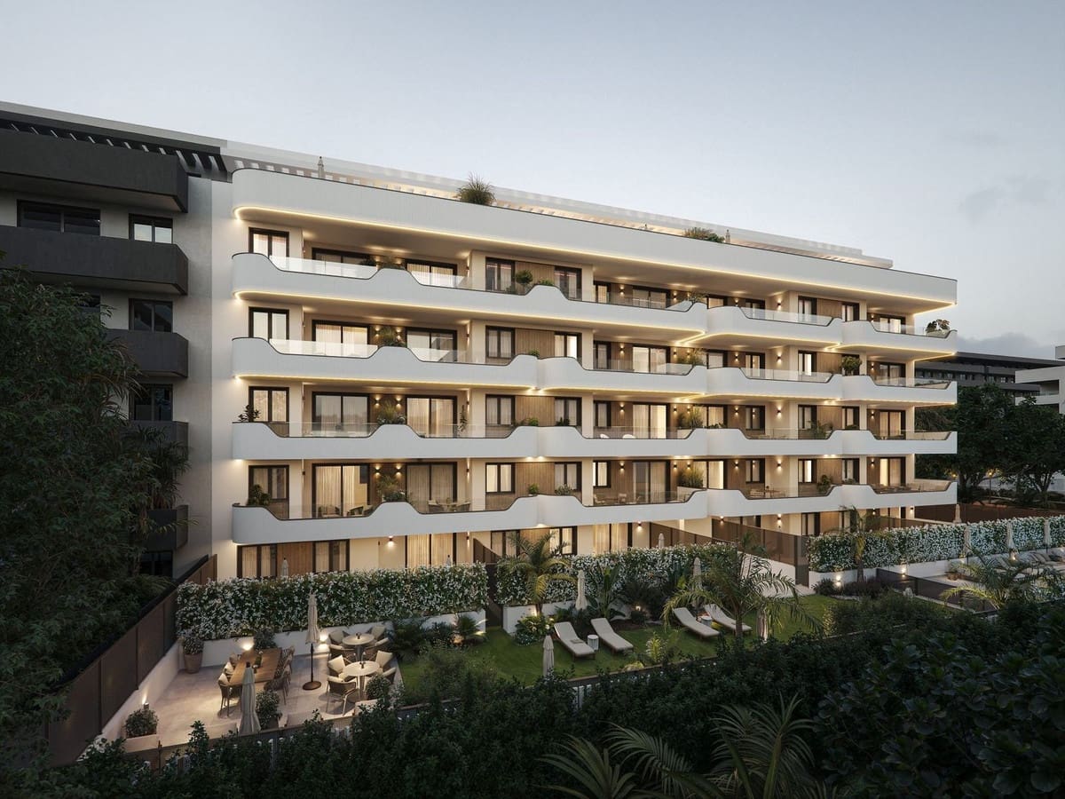 3 bedroom Penthouse for sale in Torre del Mar with pool - € 744,640 (Ref: 9912259)
