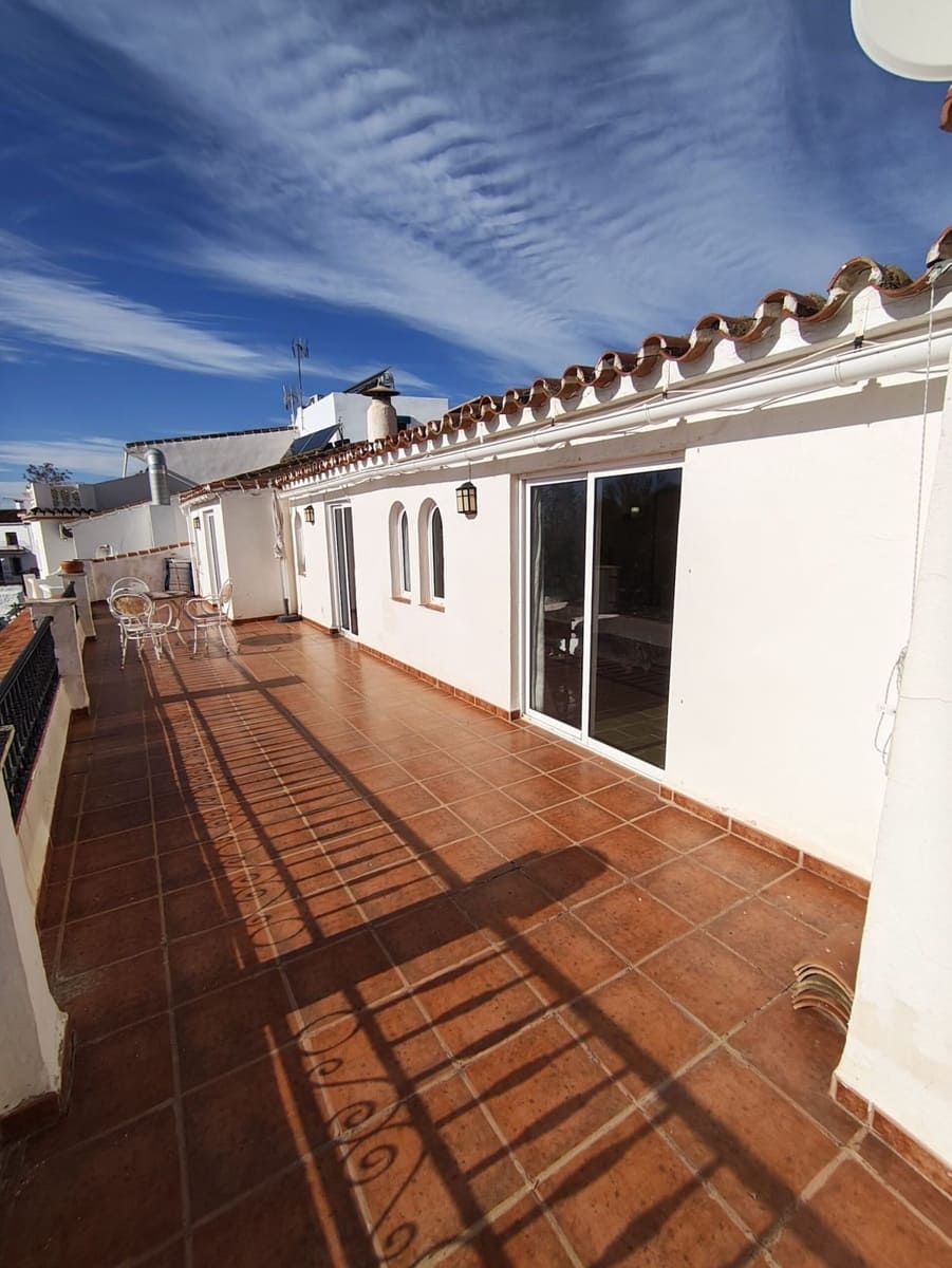 2 bedroom Penthouse for sale in Maro - € 395,000 (Ref: 9921421)
