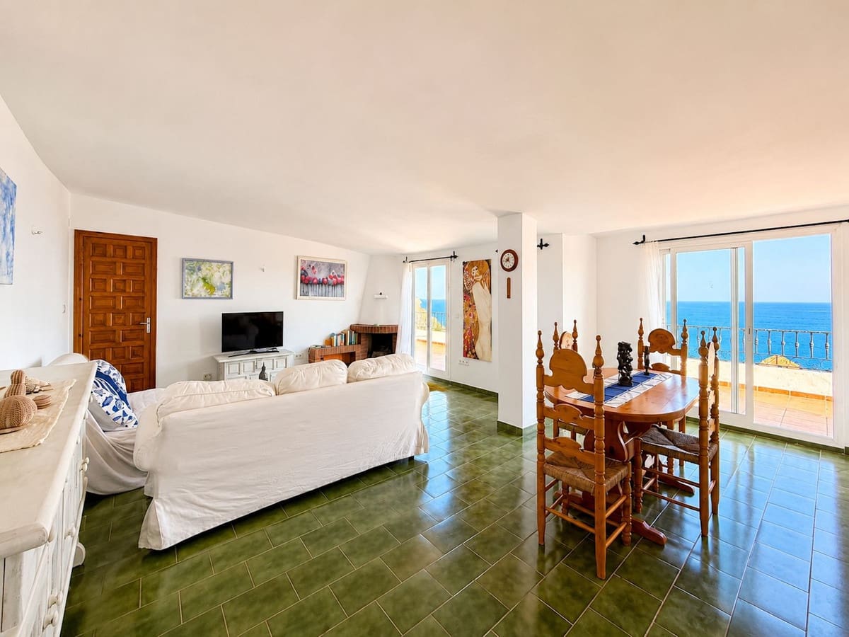 2 bedroom Penthouse for sale in Maro - € 395,000 (Ref: 9921421)