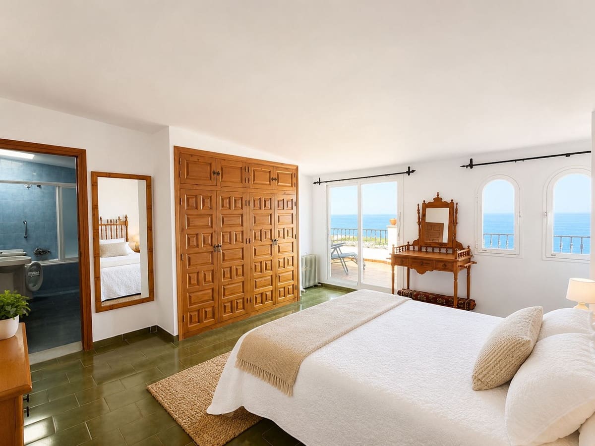 2 bedroom Penthouse for sale in Maro - € 395,000 (Ref: 9921421)