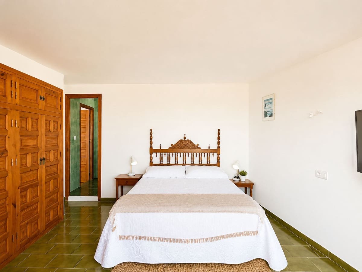 2 bedroom Penthouse for sale in Maro - € 395,000 (Ref: 9921421)