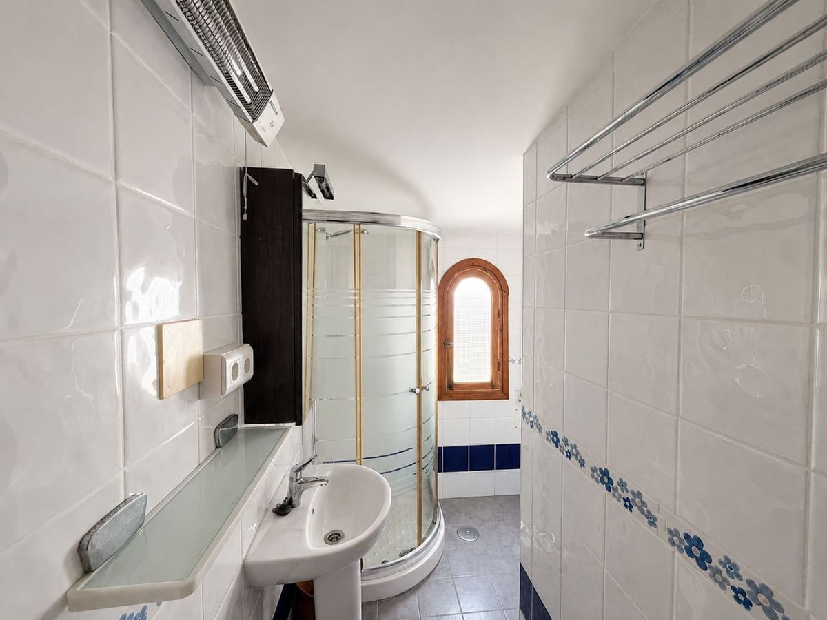 2 bedroom Penthouse for sale in Maro - € 395,000 (Ref: 9921421)
