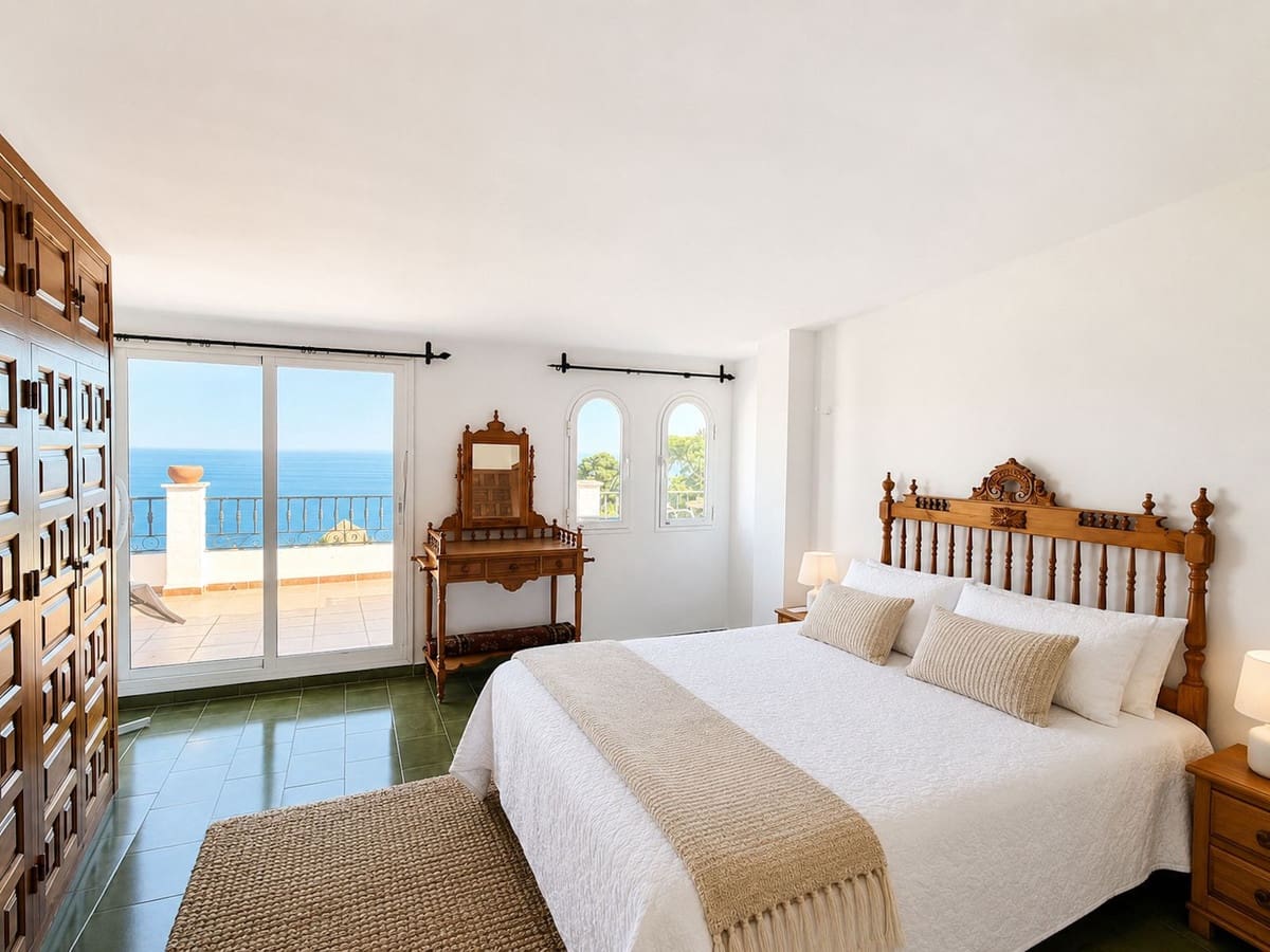 2 bedroom Penthouse for sale in Maro - € 395,000 (Ref: 9921421)