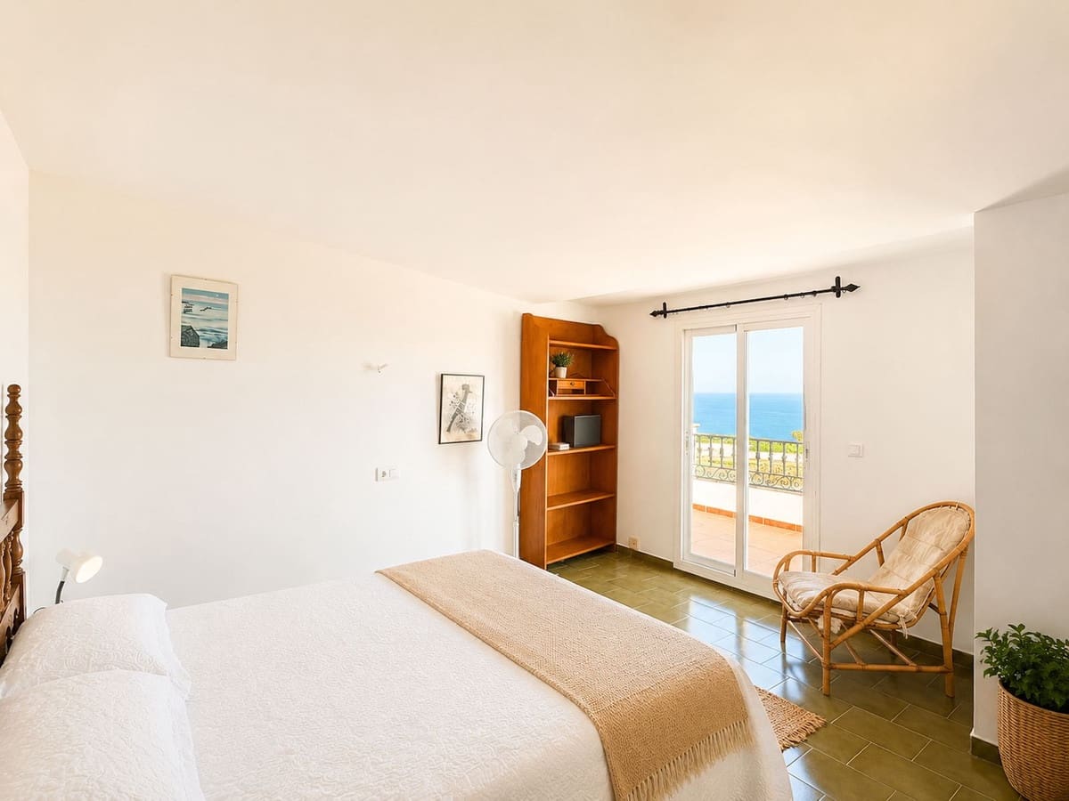 2 bedroom Penthouse for sale in Maro - € 395,000 (Ref: 9921421)