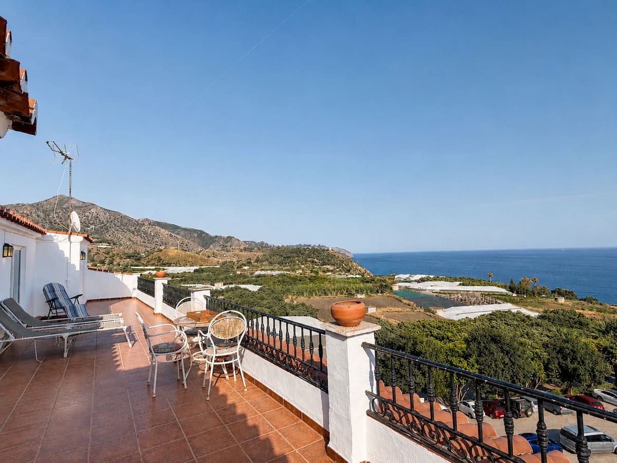 2 bedroom Penthouse for sale in Maro - € 395,000 (Ref: 9921421)