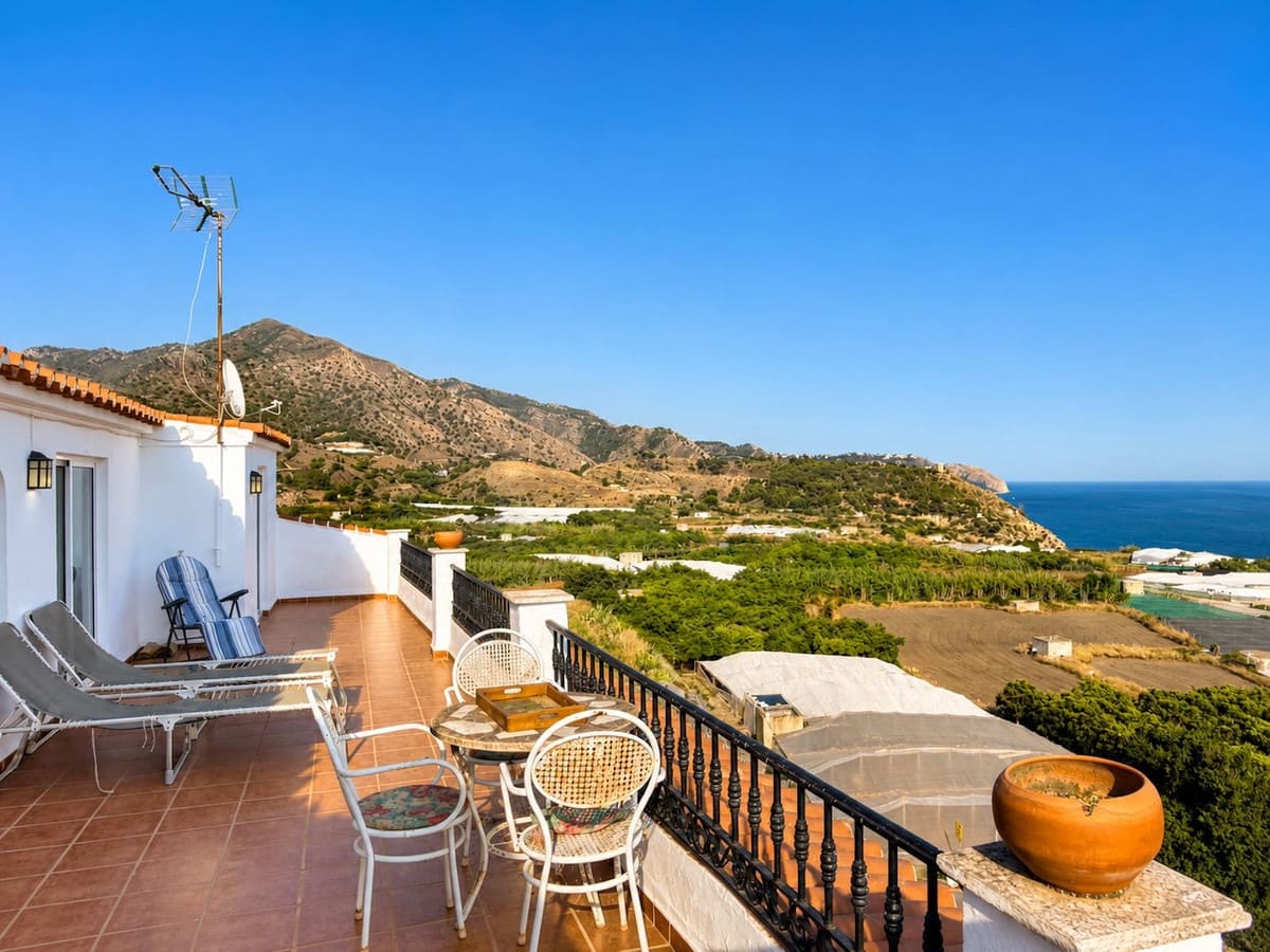 2 bedroom Penthouse for sale in Maro - € 395,000 (Ref: 9921421)
