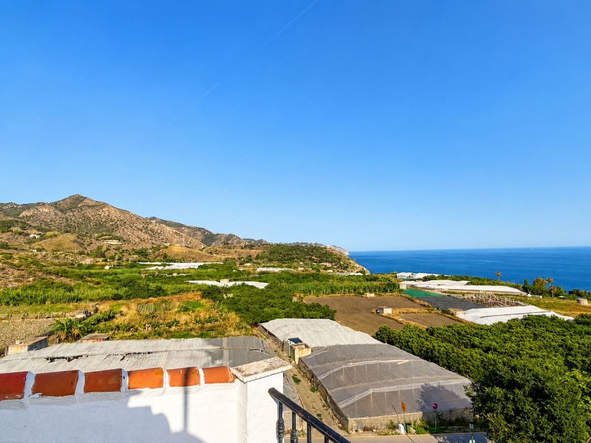 2 bedroom Penthouse for sale in Maro - € 395,000 (Ref: 9921421)