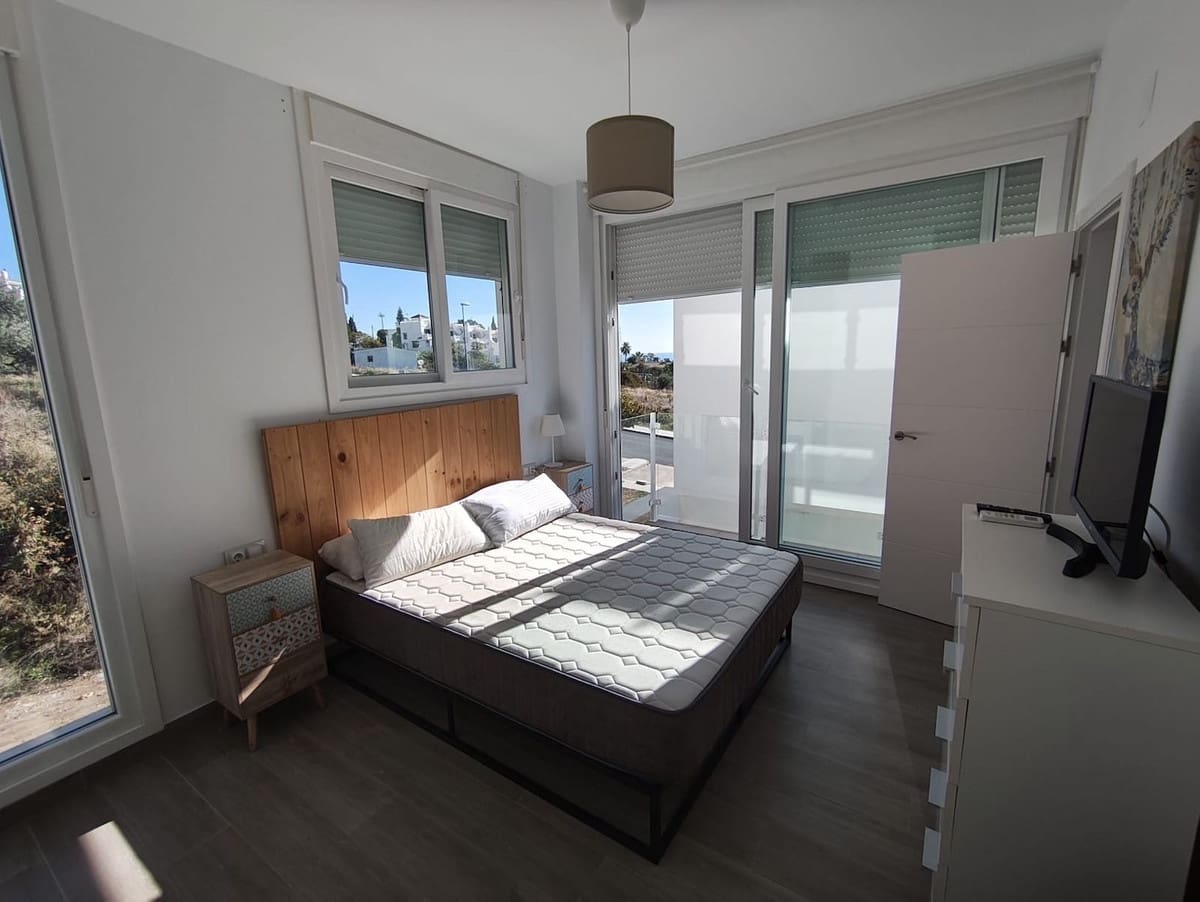 3 bedroom Villa for sale in Nerja with pool garage - € 550,000 (Ref: 9921422)