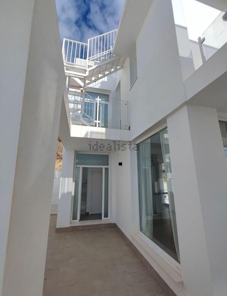 3 bedroom Villa for sale in Nerja with pool garage - € 550,000 (Ref: 9921422)