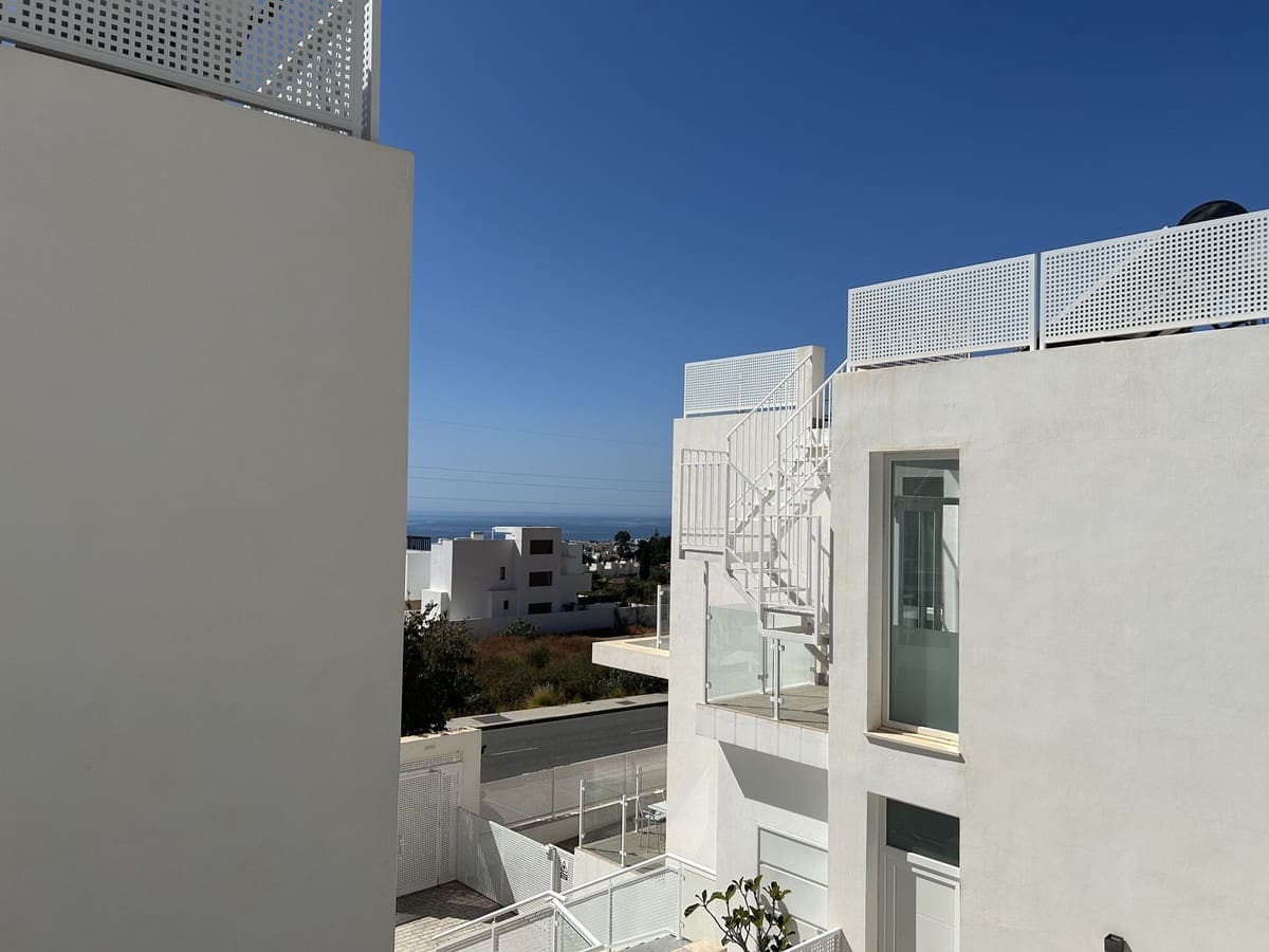 3 bedroom Villa for sale in Nerja with pool garage - € 525,000 (Ref: 9921422)