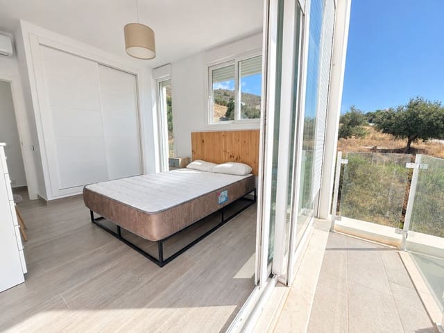 3 bedroom Villa for sale in Nerja with pool garage - € 525,000 (Ref: 9921422)