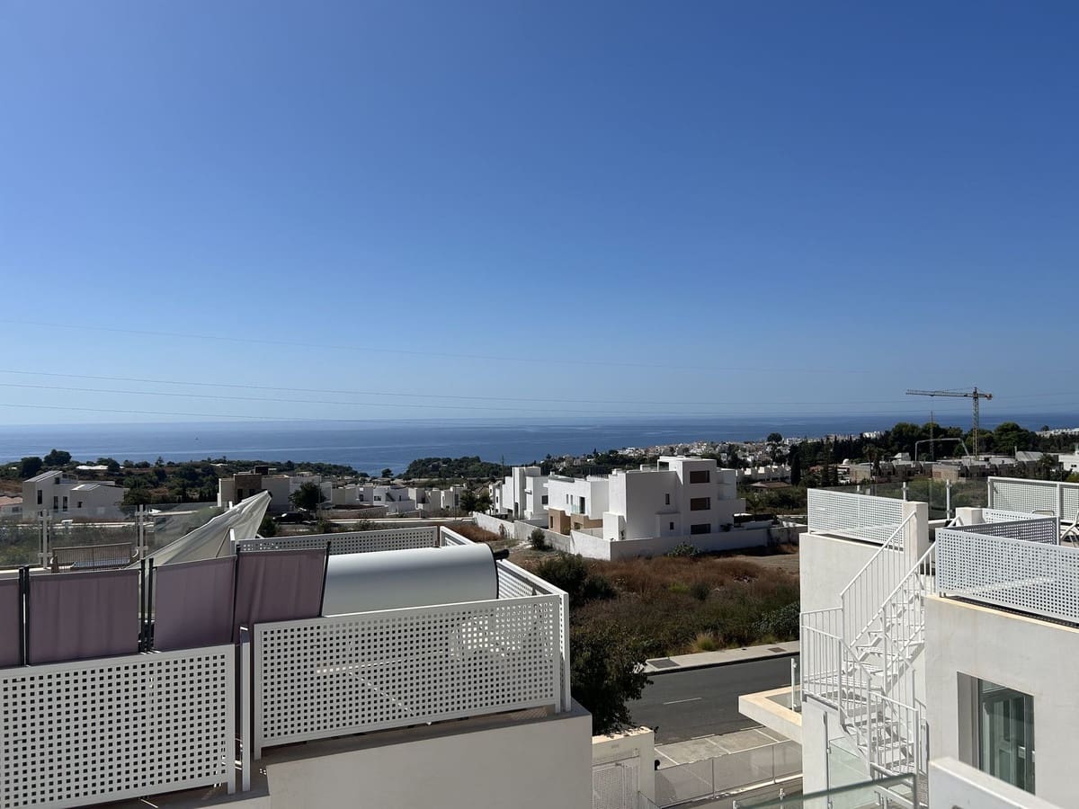 3 bedroom Villa for sale in Nerja with pool garage - € 525,000 (Ref: 9921422)