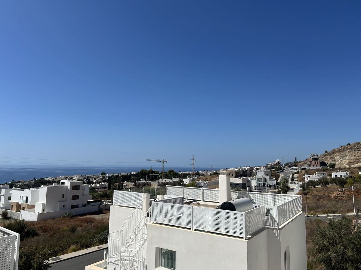 3 bedroom Villa for sale in Nerja with pool garage - € 525,000 (Ref: 9921422)