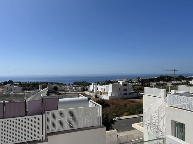 3 bedroom Villa for sale in Nerja with pool garage - € 525,000 (Ref: 9921422)