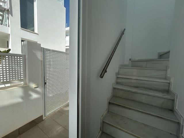 3 bedroom Villa for sale in Nerja with pool garage - € 525,000 (Ref: 9921422)