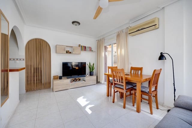 2 slaapkamer Villa te koop in Aguas Nuevas, Torrevieja met zwembad - € 189.900 (Ref: 10011586)