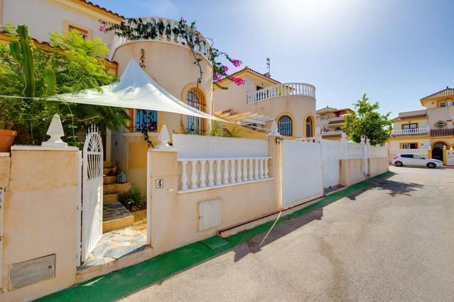 2 slaapkamer Villa te koop in Aguas Nuevas, Torrevieja met zwembad - € 189.900 (Ref: 10011586)