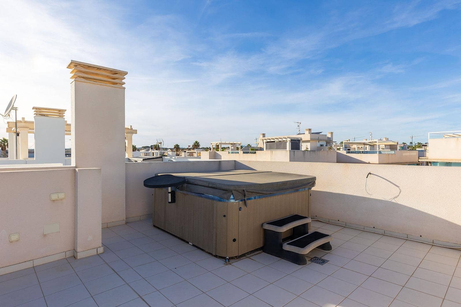 3 makuuhuone Huoneisto myytävänä paikassa Ciudad Quesada mukana uima-altaan - 360 000 € (Ref: 10022609)