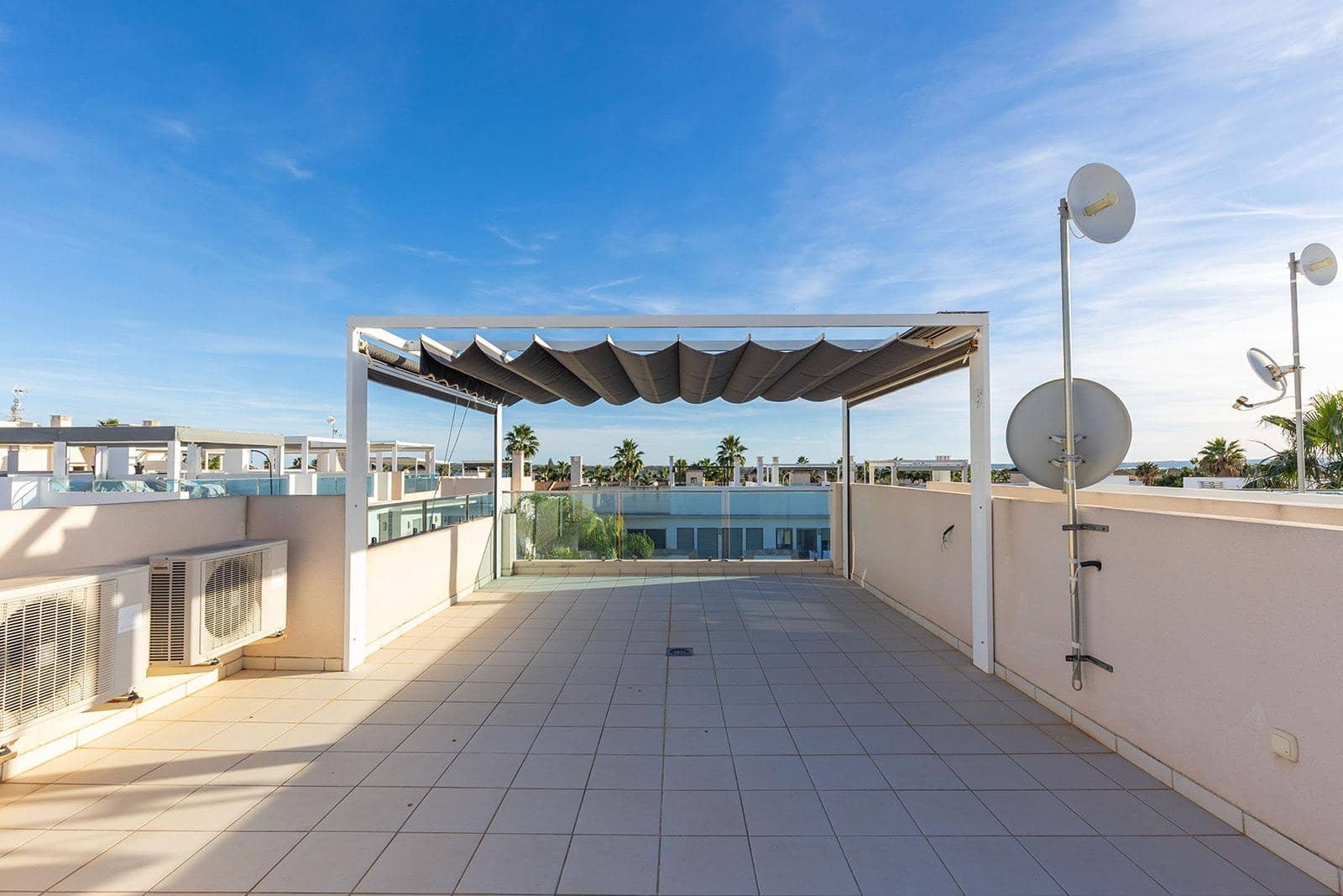 3 makuuhuone Huoneisto myytävänä paikassa Ciudad Quesada mukana uima-altaan - 360 000 € (Ref: 10022609)