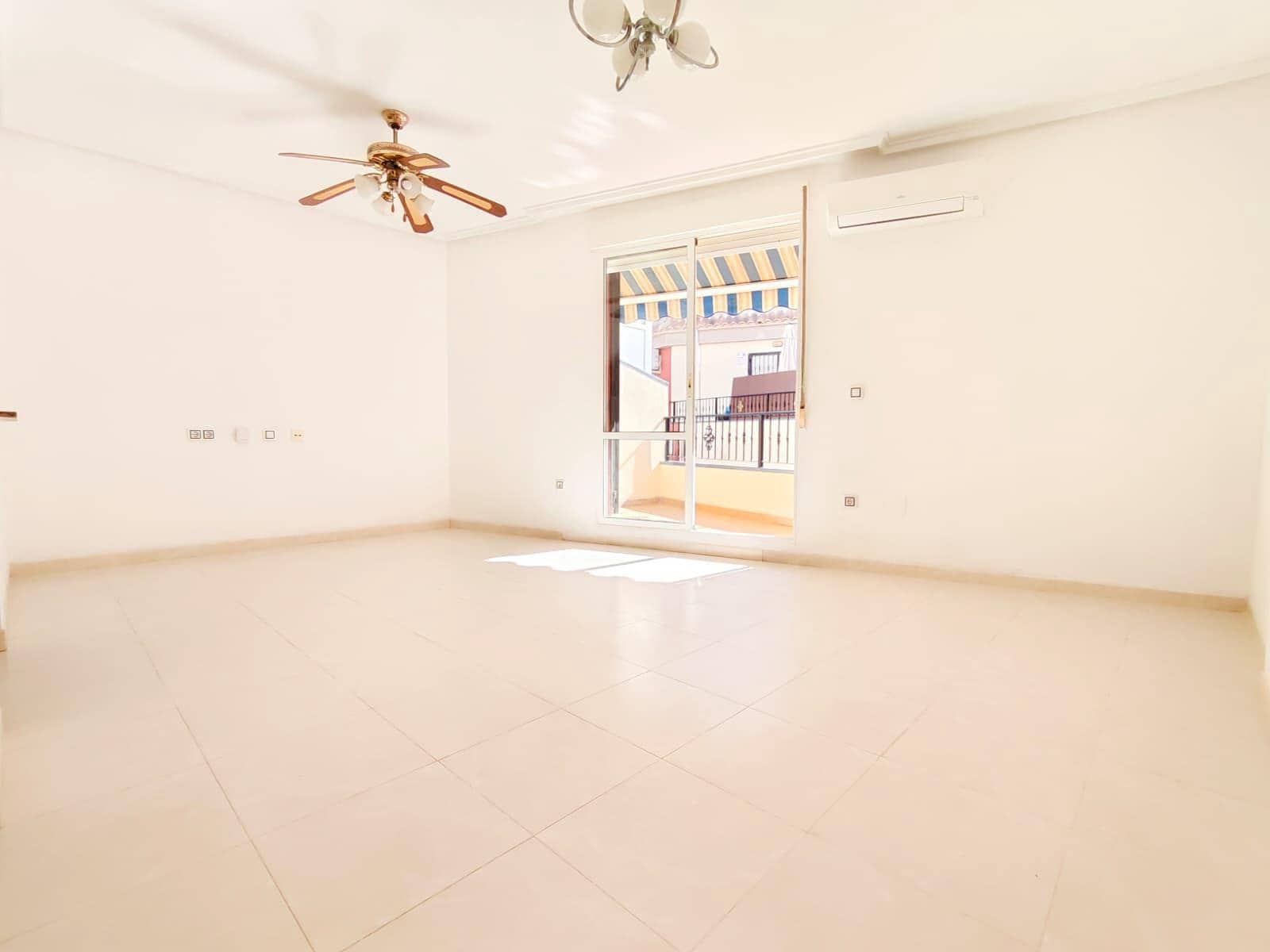 3 Zimmer Reihenhaus zu verkaufen in Aguas Nuevas mit Pool - 189.000 € (Ref: 10078257)