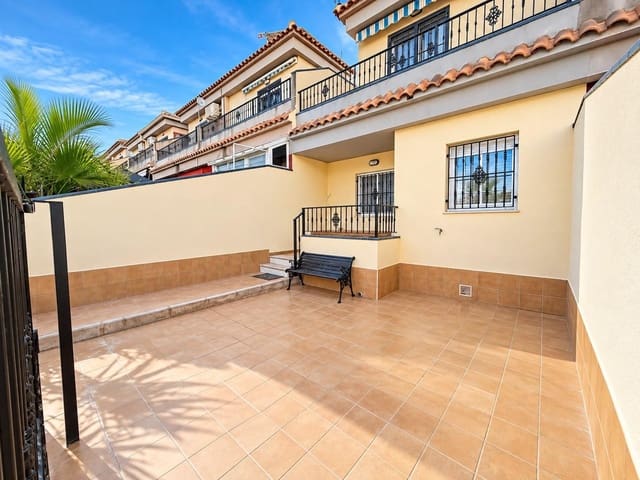3 sypialnia Dom szeregowy na sprzedaż w Aguas Nuevas, Torrevieja z basenem - 189 000 € (Ref: 10078257)