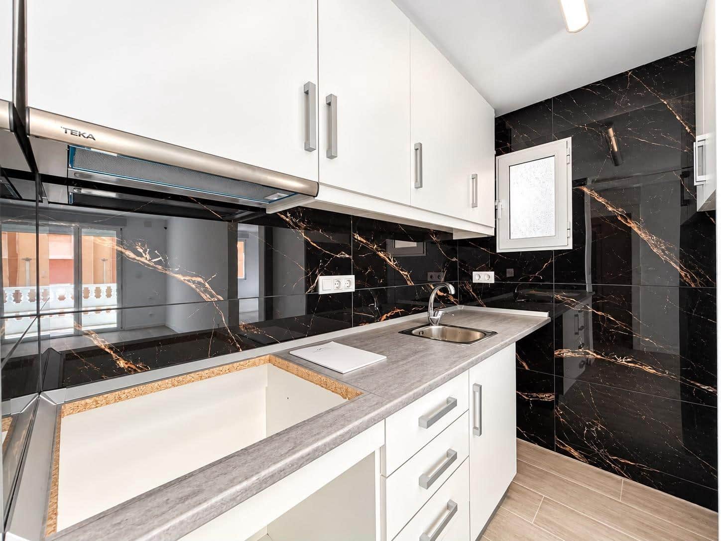 2 makuuhuone Huoneisto myytävänä paikassa Torrevieja - 150 000 € (Ref: 10109867)