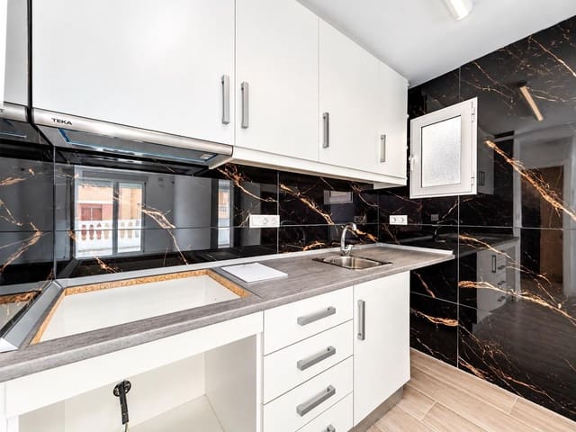 Apartamento de 2 habitaciones en Centro, Torrevieja en venta - 150.000 € (Ref: 10109867)