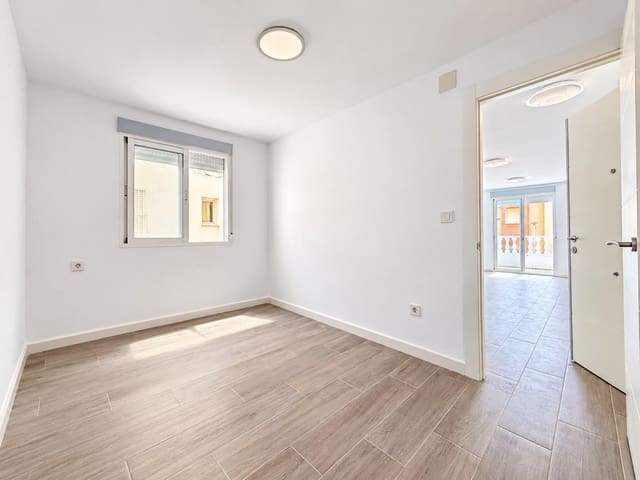 Apartamento de 2 habitaciones en Centro, Torrevieja en venta - 150.000 € (Ref: 10109867)