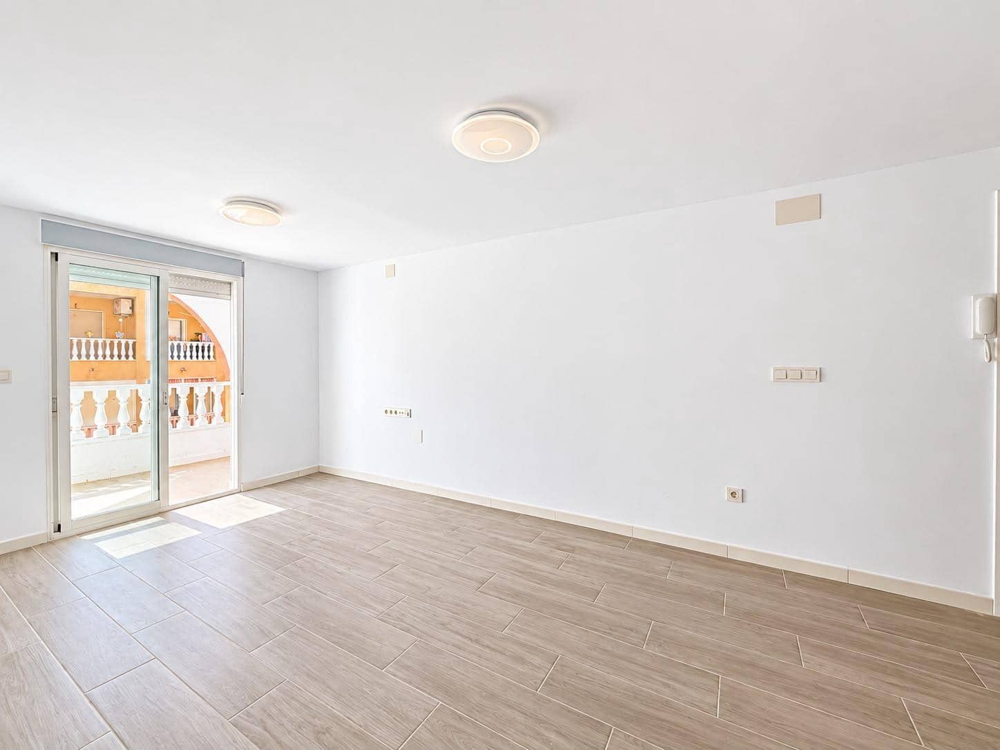 2 makuuhuone Huoneisto myytävänä paikassa Torrevieja - 150 000 € (Ref: 10109867)