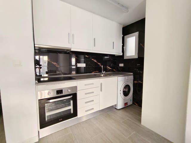 Apartamento de 2 habitaciones en Parque de las Naciones, Torrevieja en venta con piscina - 153.000 € (Ref: 10109867)