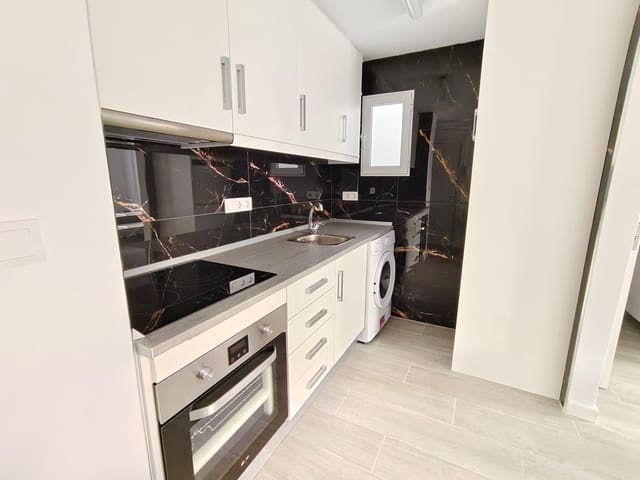 Apartamento de 2 habitaciones en Parque de las Naciones, Torrevieja en venta con piscina - 153.000 € (Ref: 10109867)