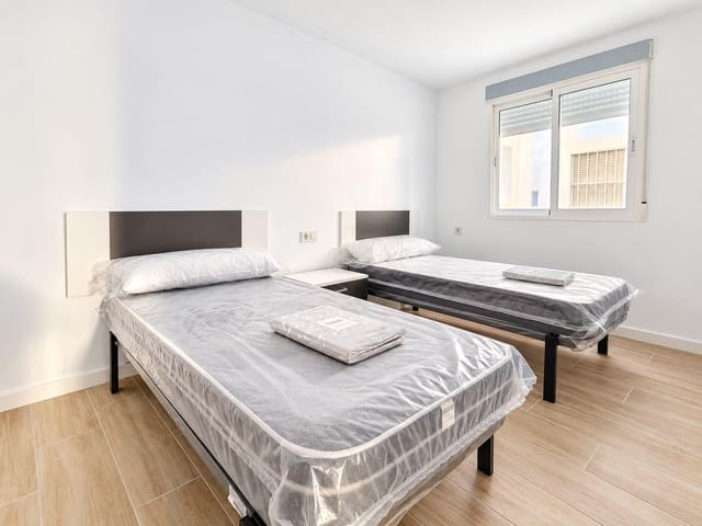 2 bedroom Apartment for sale in Parque de las Naciones, Torrevieja with pool - € 153,000 (Ref: 10109867)