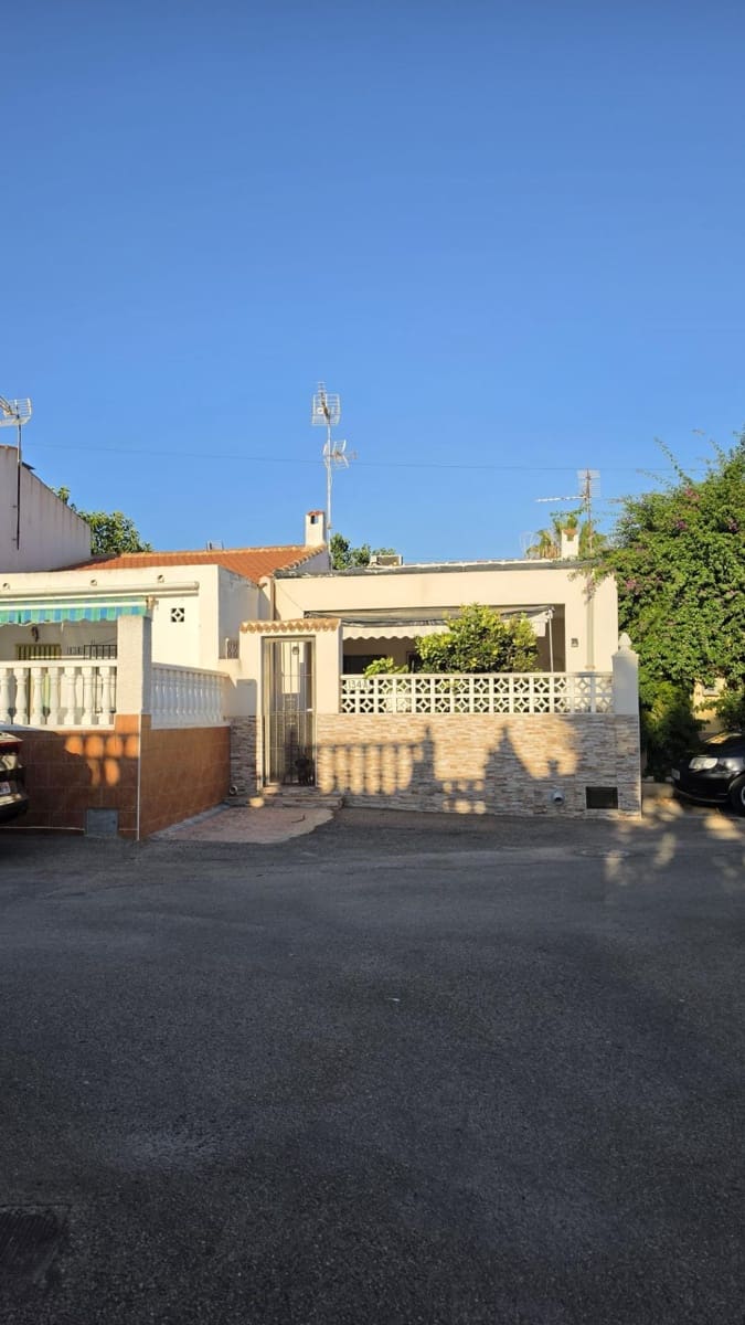 2 bedroom Bungalow for sale in Torrevieja - € 123,990 (Ref: 10120057)