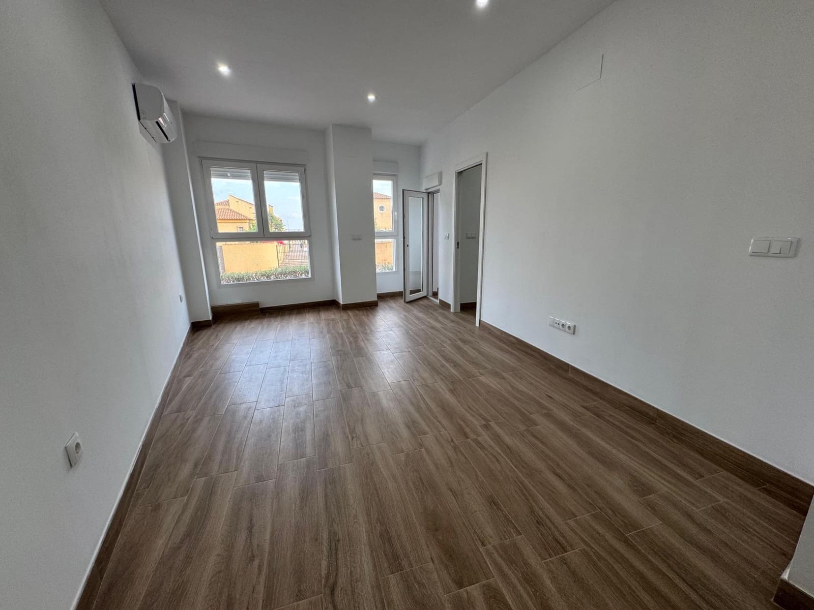 2 quarto Apartamento para venda em Torrevieja com piscina - 147 000 € (Ref: 10131800)
