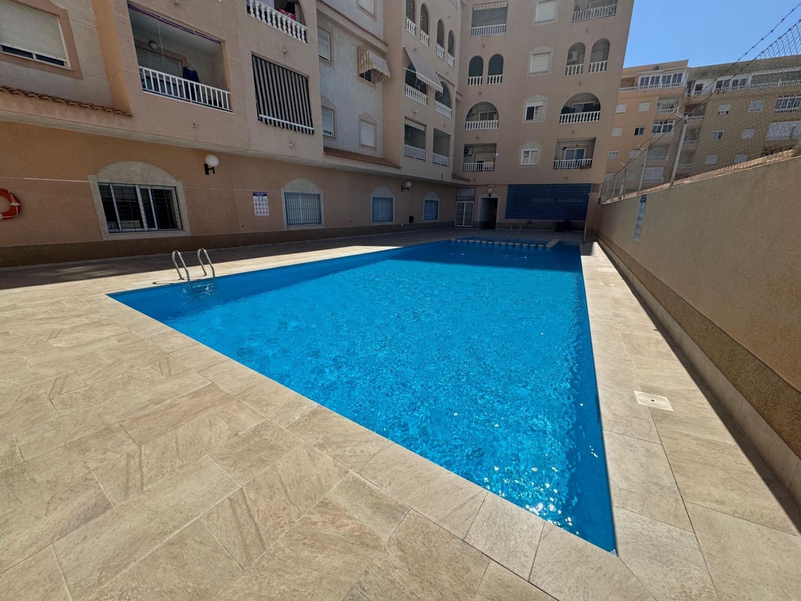 2 quarto Apartamento para venda em Torrevieja com piscina - 147 000 € (Ref: 10131800)