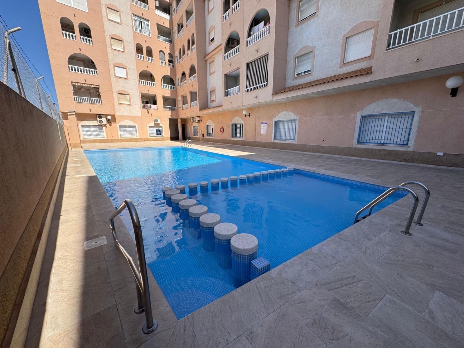 2 quarto Apartamento para venda em Torrevieja com piscina - 147 000 € (Ref: 10131800)