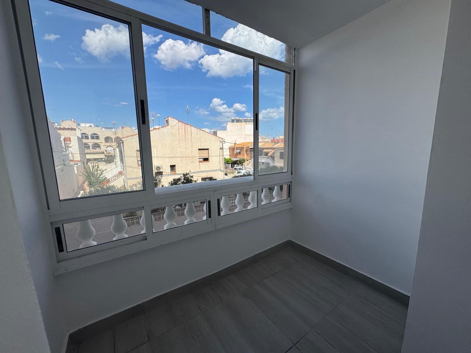 2 soverom Leilighet til salgs i Torrevieja - € 139 900 (Ref: 10147293)