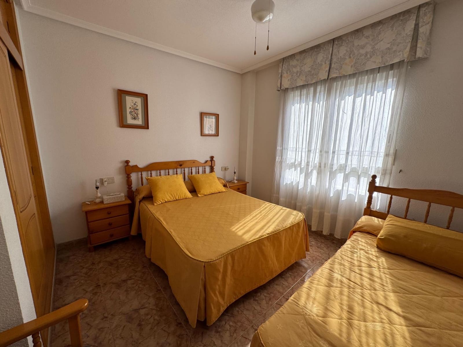 Apartamento de 2 habitaciones en Torrevieja en venta - 139.900 € (Ref: 10168644)