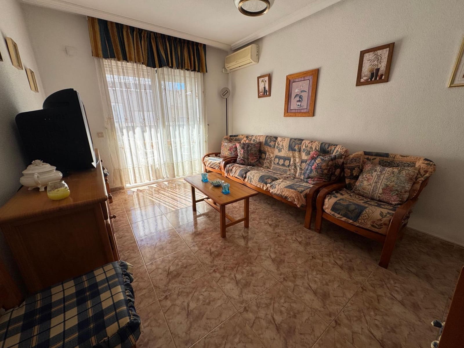 Apartamento de 2 habitaciones en Torrevieja en venta - 139.900 € (Ref: 10168644)