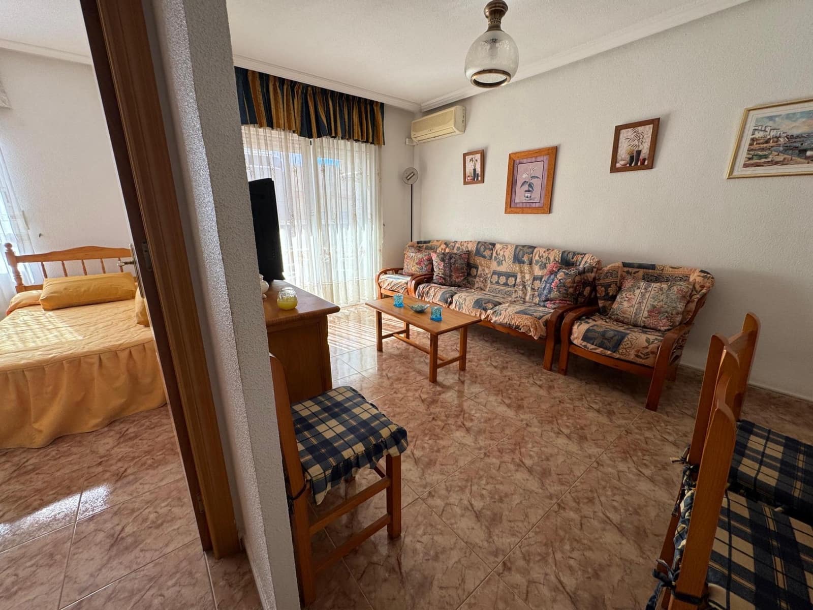 Apartamento de 2 habitaciones en Torrevieja en venta - 139.900 € (Ref: 10168644)