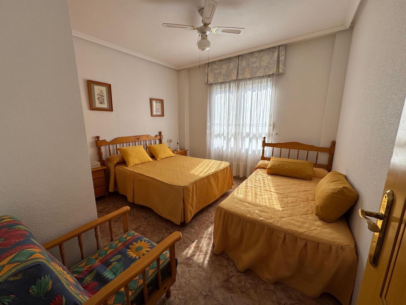 Apartamento de 2 habitaciones en Torrevieja en venta - 139.900 € (Ref: 10168644)