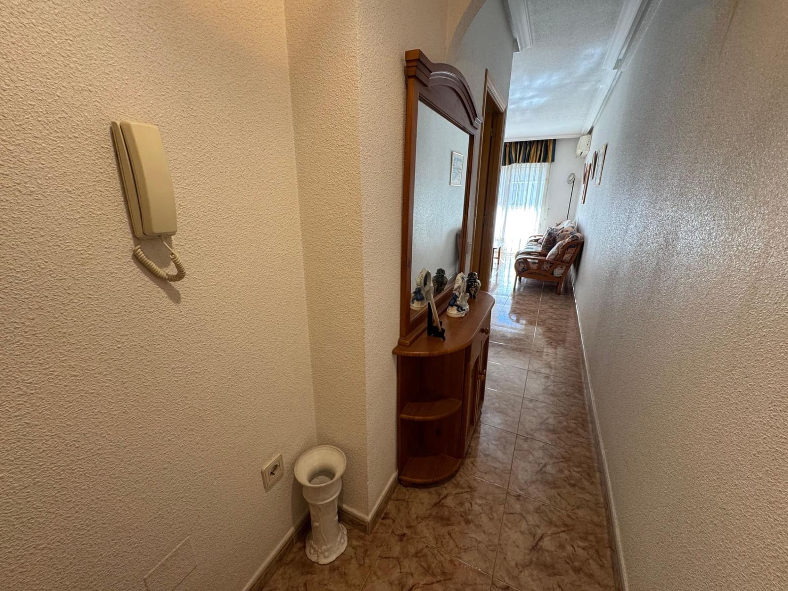 Apartamento de 2 habitaciones en Torrevieja en venta - 139.900 € (Ref: 10168644)
